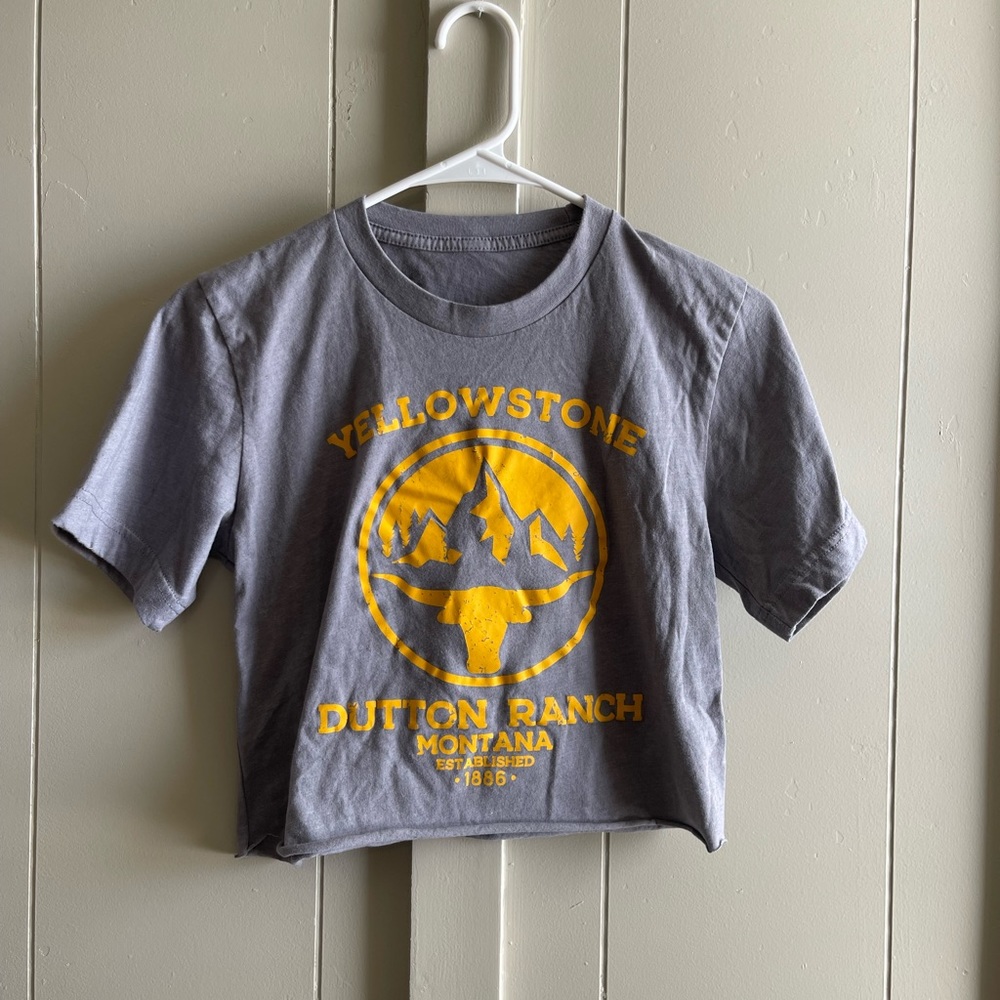 Cropped Yellowstone Dutton Ranch T-Shirt